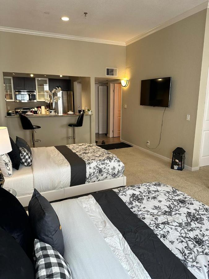 Gucci Mickey And Maxico Lofts Free Parking And Wifi Lägenhet Los Angeles Exteriör bild